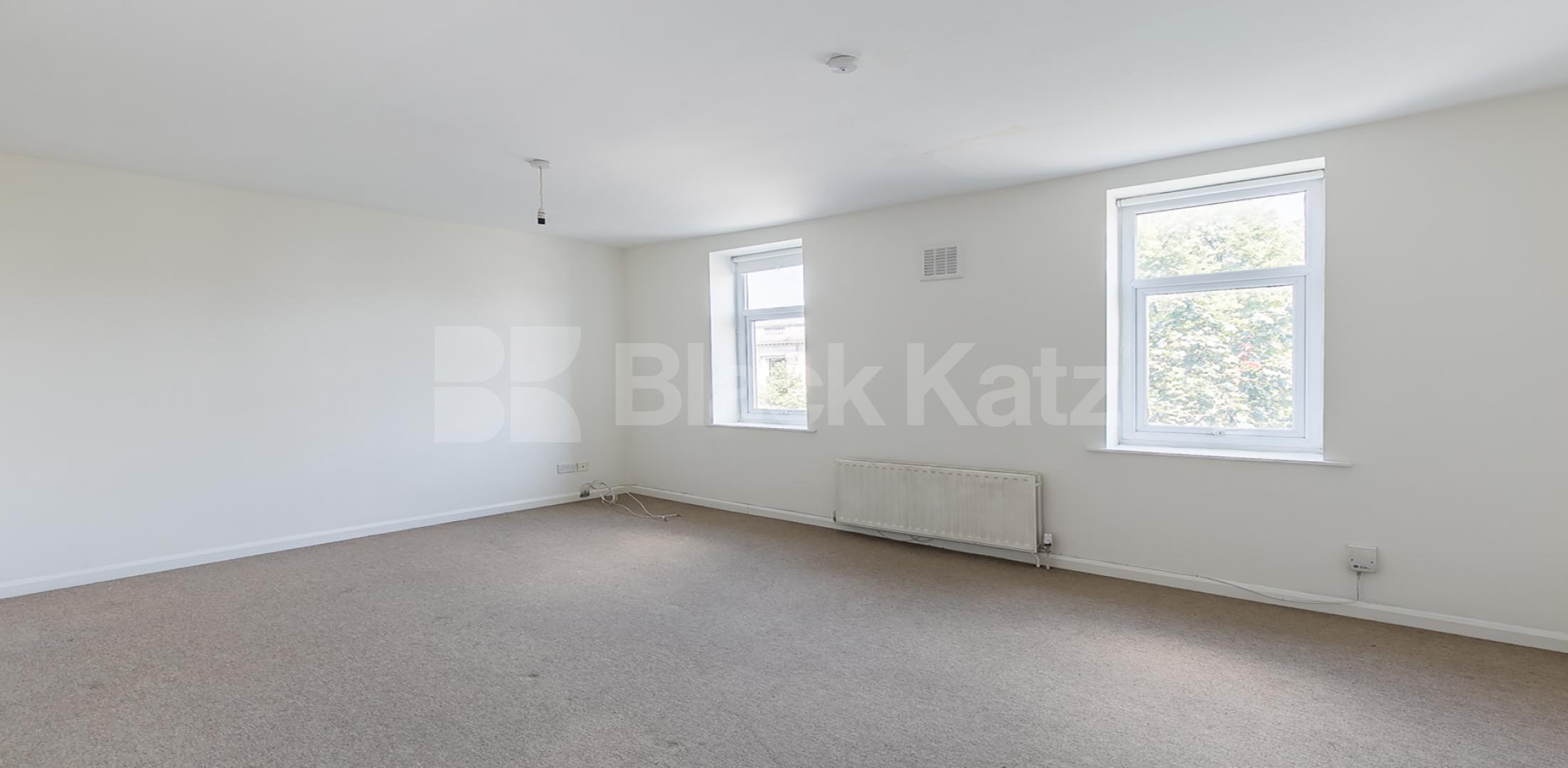 			3 Bedroom, 1 bath, 1 reception Flat			 Upper Street, ISLINGTON N1